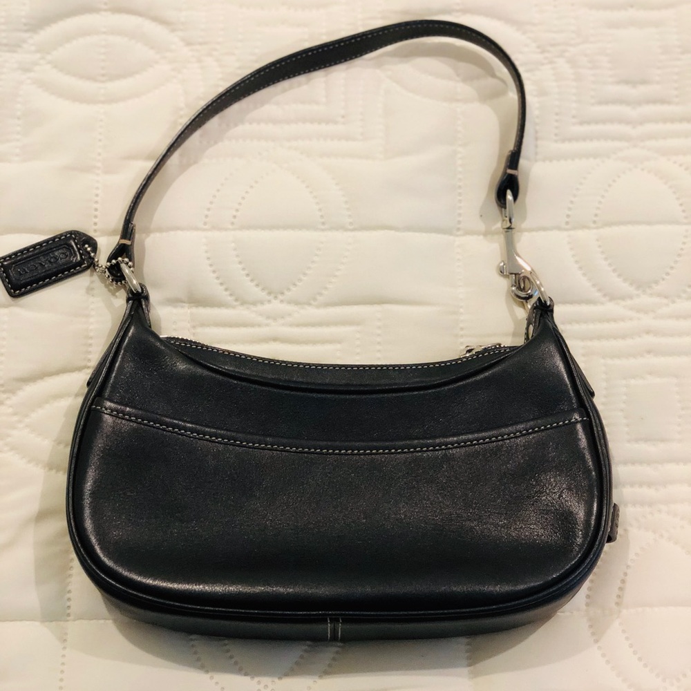 Vintage Coach Black Leather Shoulder Bag
